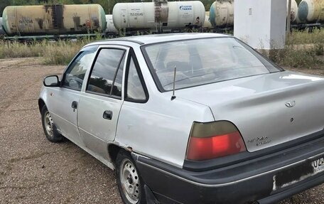 Daewoo Nexia I рестайлинг, 2002 год, 69 000 рублей, 6 фотография