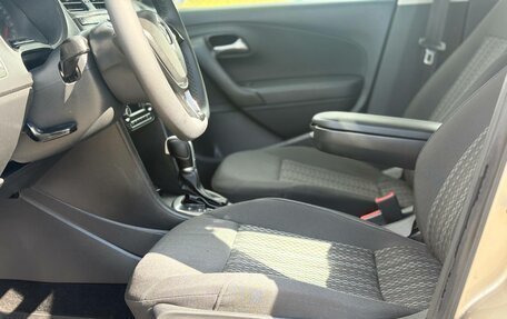 Volkswagen Polo VI (EU Market), 2017 год, 750 000 рублей, 18 фотография