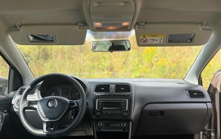 Volkswagen Polo VI (EU Market), 2017 год, 750 000 рублей, 33 фотография