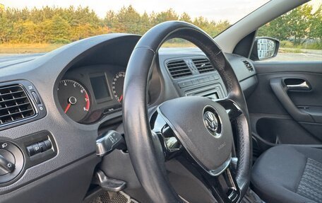 Volkswagen Polo VI (EU Market), 2015 год, 1 235 000 рублей, 24 фотография
