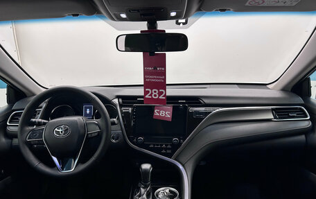 Toyota Camry, 2018 год, 2 080 000 рублей, 15 фотография