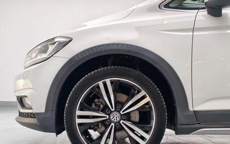 Volkswagen Touran III, 2019 год, 1 690 010 рублей, 8 фотография