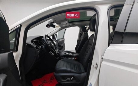 Volkswagen Touran III, 2019 год, 1 690 010 рублей, 12 фотография