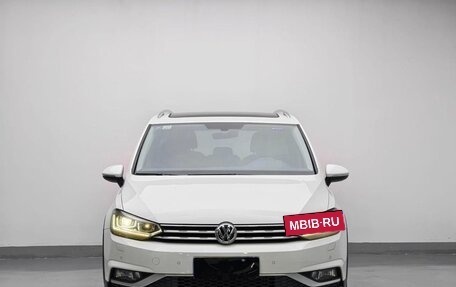 Volkswagen Touran III, 2019 год, 1 690 010 рублей, 4 фотография