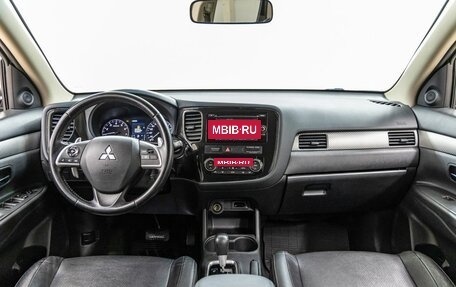 Mitsubishi Outlander III рестайлинг 3, 2012 год, 1 398 000 рублей, 13 фотография