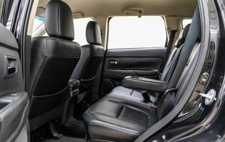 Mitsubishi Outlander III рестайлинг 3, 2012 год, 1 398 000 рублей, 35 фотография