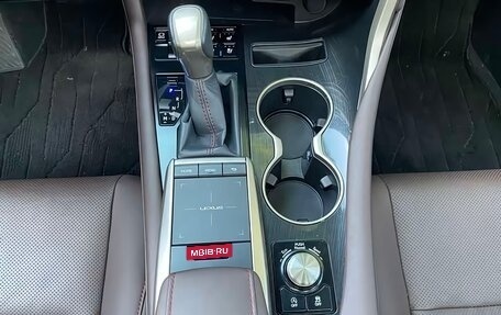 Lexus RX IV рестайлинг, 2022 год, 5 400 099 рублей, 16 фотография