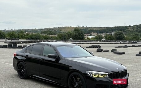 BMW 5 серия, 2018 год, 2 800 000 рублей, 3 фотография