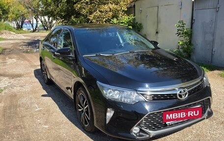 Toyota Camry, 2017 год, 2 350 000 рублей, 2 фотография