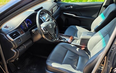 Toyota Camry, 2017 год, 2 350 000 рублей, 8 фотография