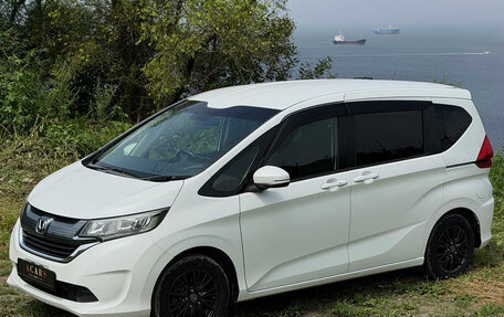 Honda Freed II, 2017 год, 1 000 000 рублей, 2 фотография