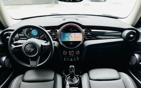 MINI Clubman, 2022 год, 2 250 000 рублей, 8 фотография