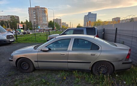 Volvo S60 III, 2003 год, 290 000 рублей, 2 фотография