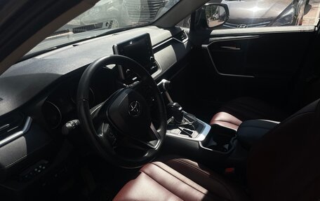 Toyota RAV4, 2021 год, 3 800 000 рублей, 7 фотография