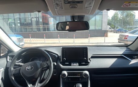 Toyota RAV4, 2021 год, 3 800 000 рублей, 6 фотография