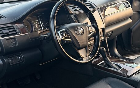 Toyota Camry, 2016 год, 1 890 000 рублей, 2 фотография