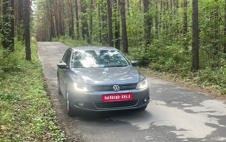 Volkswagen Jetta VI, 2014 год, 1 350 000 рублей, 3 фотография