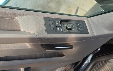 Volkswagen Caravelle T6 рестайлинг, 2020 год, 5 600 000 рублей, 9 фотография
