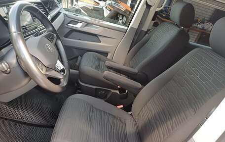 Volkswagen Caravelle T6 рестайлинг, 2020 год, 5 600 000 рублей, 8 фотография