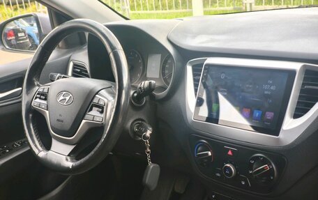 Hyundai Solaris II рестайлинг, 2017 год, 999 000 рублей, 6 фотография