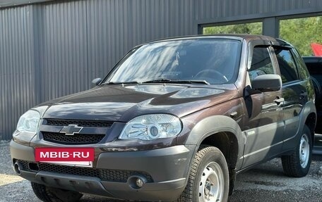 Chevrolet Niva I рестайлинг, 2015 год, 599 000 рублей, 3 фотография