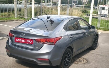 Hyundai Solaris II рестайлинг, 2017 год, 999 000 рублей, 3 фотография