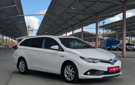 Toyota Auris II, 2016 год, 1 799 900 рублей, 2 фотография