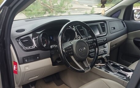 KIA Carnival III, 2018 год, 3 000 000 рублей, 1 фотография