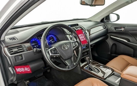 Toyota Camry, 2017 год, 2 372 750 рублей, 16 фотография
