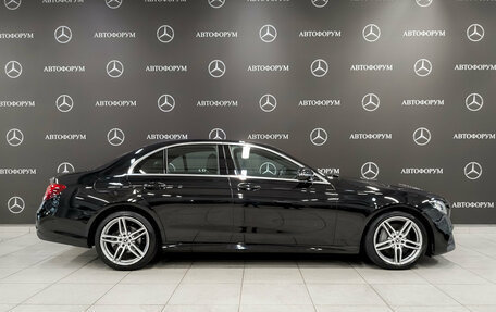 Mercedes-Benz E-Класс, 2019 год, 3 605 000 рублей, 4 фотография