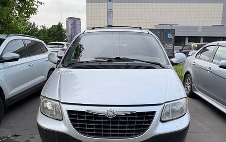 Chrysler Voyager IV, 2001 год, 450 000 рублей, 2 фотография