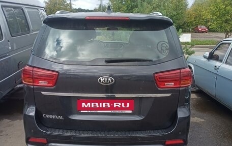 KIA Carnival III, 2018 год, 3 000 000 рублей, 4 фотография