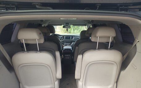 KIA Carnival III, 2018 год, 3 000 000 рублей, 10 фотография