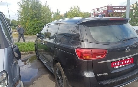 KIA Carnival III, 2018 год, 3 000 000 рублей, 14 фотография