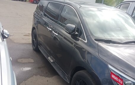KIA Carnival III, 2018 год, 3 000 000 рублей, 12 фотография