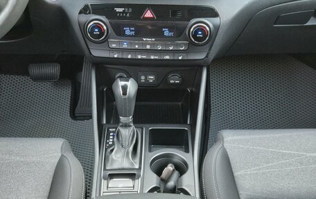 Hyundai Tucson III, 2018 год, 2 345 000 рублей, 11 фотография