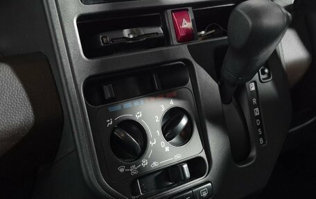 Toyota Roomy I, 2019 год, 1 052 000 рублей, 12 фотография