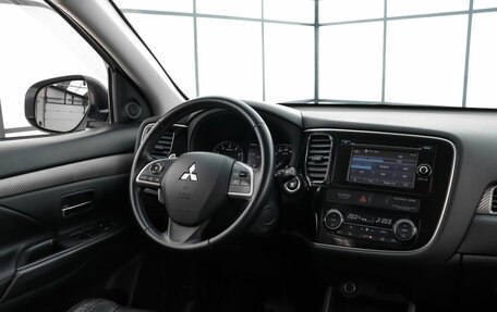 Mitsubishi Outlander III рестайлинг 3, 2014 год, 1 479 000 рублей, 11 фотография