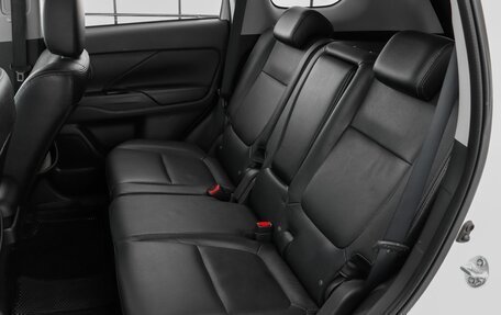 Mitsubishi Outlander III рестайлинг 3, 2014 год, 1 479 000 рублей, 9 фотография