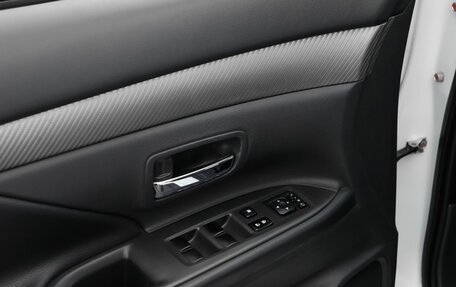 Mitsubishi Outlander III рестайлинг 3, 2014 год, 1 479 000 рублей, 15 фотография