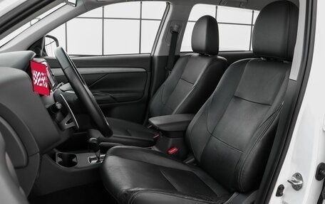 Mitsubishi Outlander III рестайлинг 3, 2014 год, 1 479 000 рублей, 8 фотография