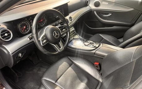 Mercedes-Benz E-Класс, 2019 год, 1 827 000 рублей, 9 фотография