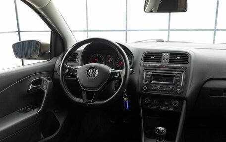 Volkswagen Polo VI (EU Market), 2015 год, 899 000 рублей, 10 фотография