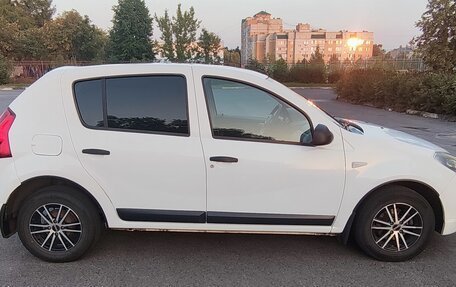 Renault Sandero I, 2012 год, 525 000 рублей, 2 фотография