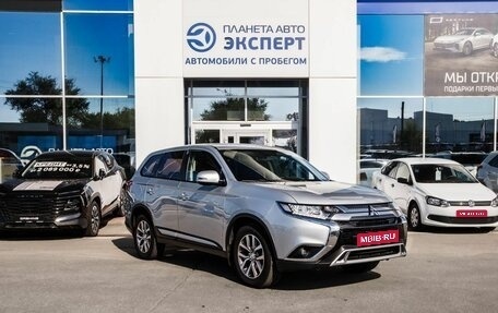 Mitsubishi Outlander III рестайлинг 3, 2019 год, 2 129 000 рублей, 1 фотография