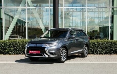 Mitsubishi Outlander III рестайлинг 3, 2019 год, 2 200 000 рублей, 1 фотография