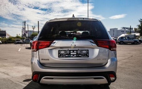 Mitsubishi Outlander III рестайлинг 3, 2019 год, 2 129 000 рублей, 8 фотография
