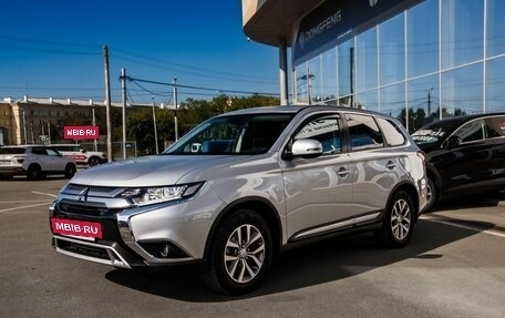 Mitsubishi Outlander III рестайлинг 3, 2019 год, 2 129 000 рублей, 2 фотография