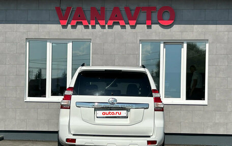 Toyota Land Cruiser Prado 150 рестайлинг 2, 2015 год, 4 000 000 рублей, 6 фотография