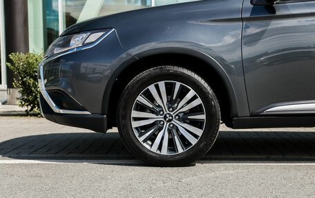 Mitsubishi Outlander III рестайлинг 3, 2019 год, 2 200 000 рублей, 9 фотография